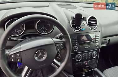 Внедорожник / Кроссовер Mercedes-Benz M-Class 2006 в 