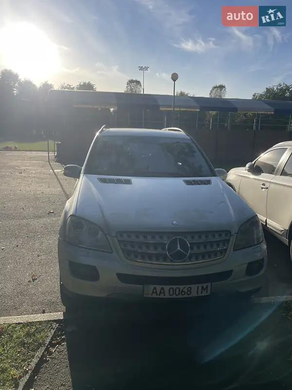 Mercedes-Benz M-Class 2008