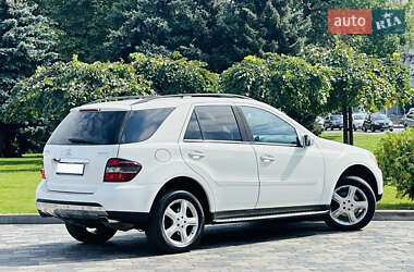 Позашляховик / Кросовер Mercedes-Benz M-Class 2008 в 