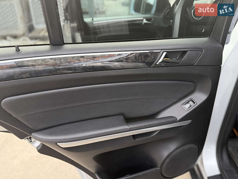Внедорожник / Кроссовер Mercedes-Benz M-Class 2008 в Киеве