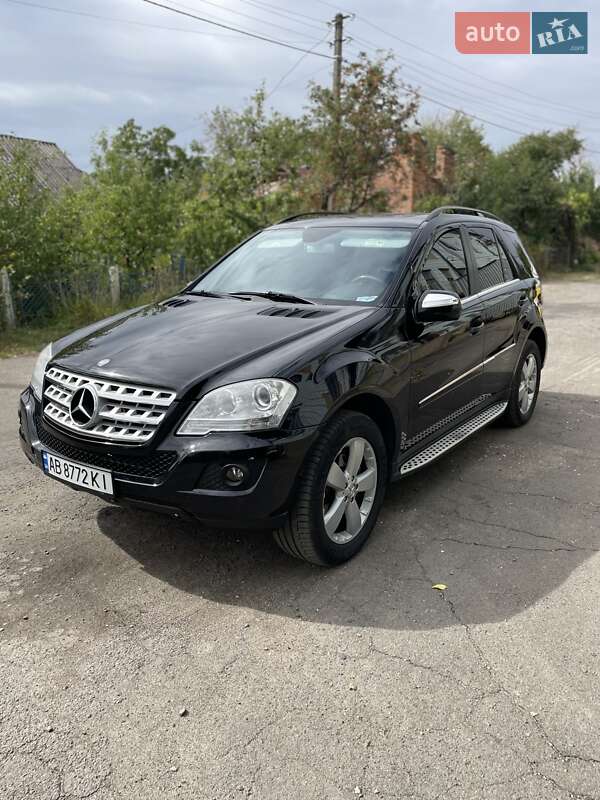 Внедорожник / Кроссовер Mercedes-Benz M-Class 2010 в 