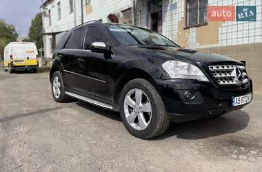 Внедорожник / Кроссовер Mercedes-Benz M-Class 2010 в 