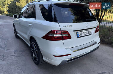 Позашляховик / Кросовер Mercedes-Benz M-Class 2012 в 