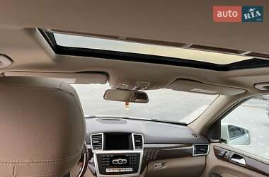 Внедорожник / Кроссовер Mercedes-Benz M-Class 2012 в 
