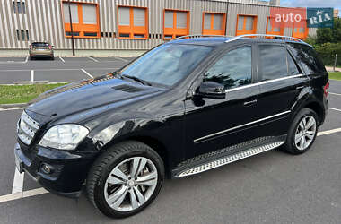 Позашляховик / Кросовер Mercedes-Benz M-Class 2010 в Києві