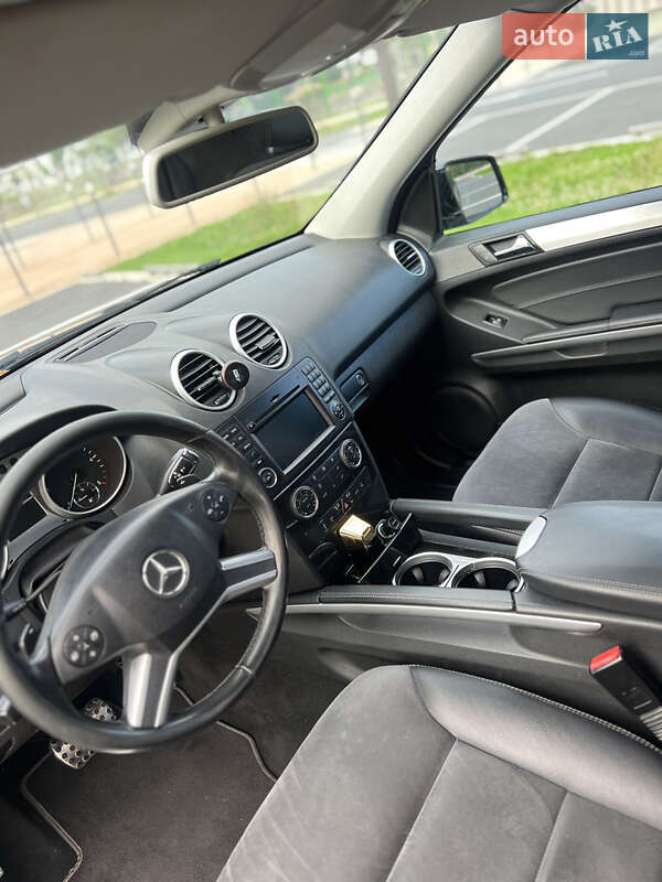 Позашляховик / Кросовер Mercedes-Benz M-Class 2010 в Києві