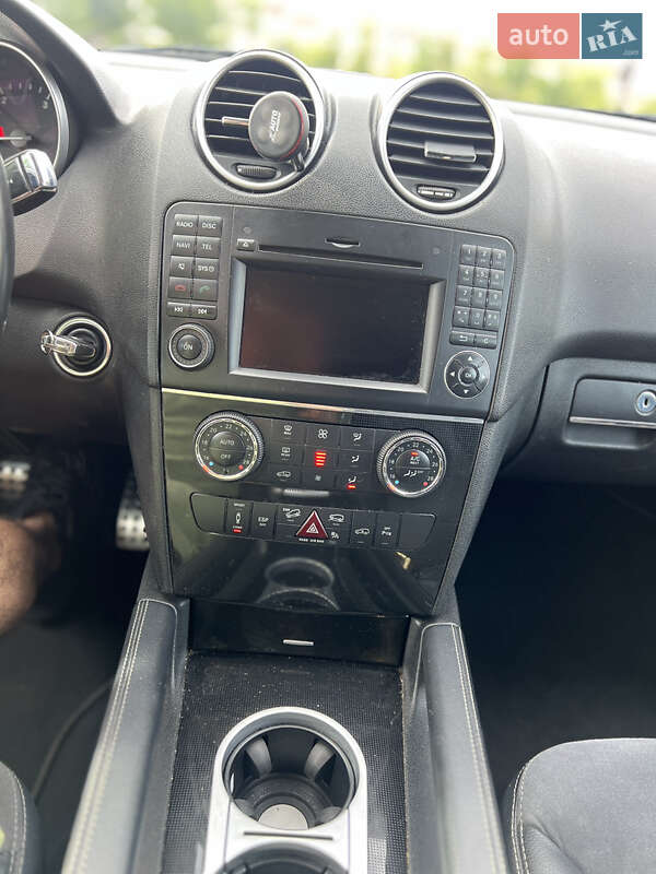 Позашляховик / Кросовер Mercedes-Benz M-Class 2010 в Києві