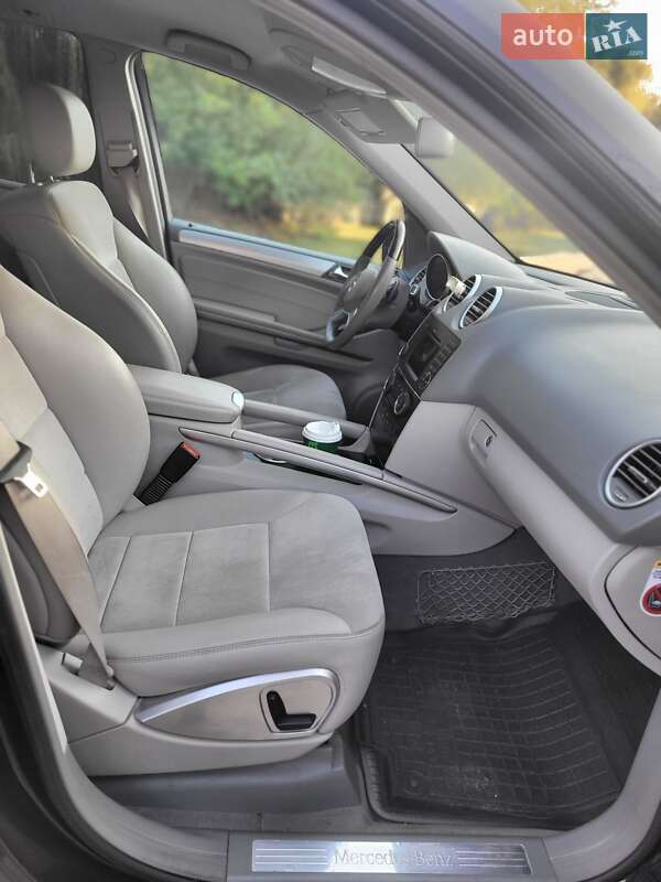 Позашляховик / Кросовер Mercedes-Benz M-Class 2010 в Черкасах