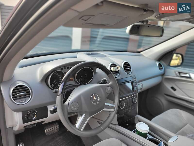 Позашляховик / Кросовер Mercedes-Benz M-Class 2010 в Черкасах