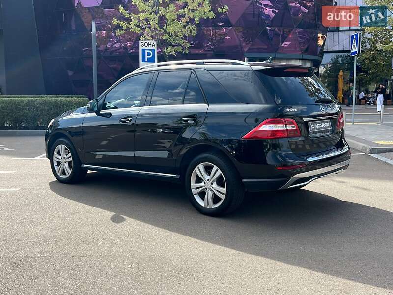 Внедорожник / Кроссовер Mercedes-Benz M-Class 2014 в Киеве