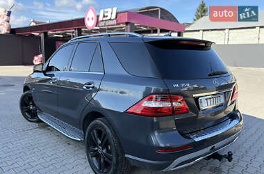 Внедорожник / Кроссовер Mercedes-Benz M-Class 2012 в 