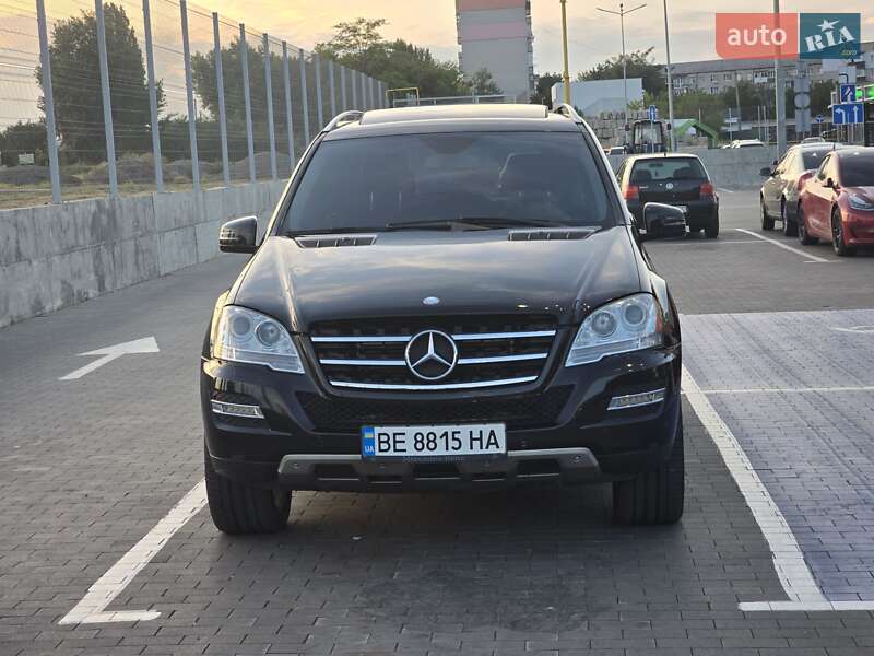 Позашляховик / Кросовер Mercedes-Benz M-Class 2010 в Первомайську