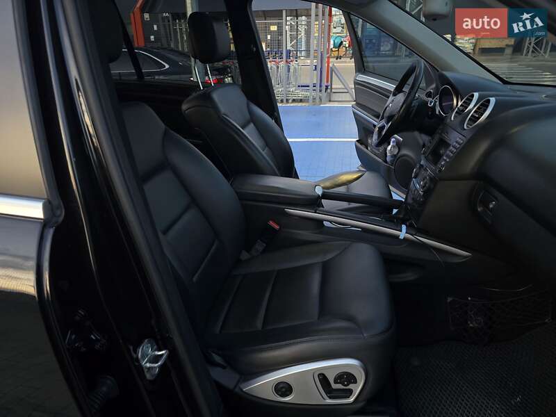 Позашляховик / Кросовер Mercedes-Benz M-Class 2010 в Первомайську