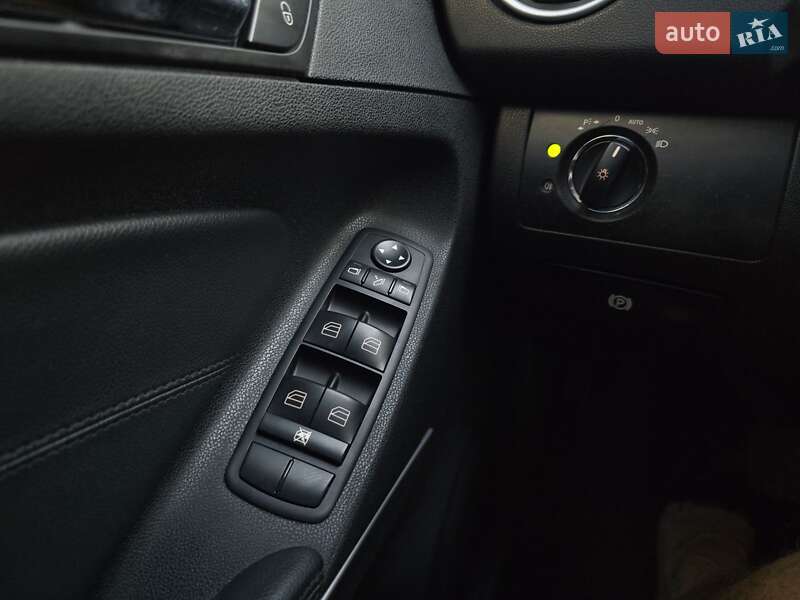 Позашляховик / Кросовер Mercedes-Benz M-Class 2010 в Первомайську