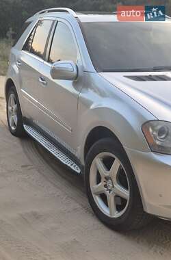 Внедорожник / Кроссовер Mercedes-Benz M-Class 2009 в 