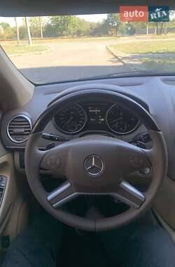 Позашляховик / Кросовер Mercedes-Benz M-Class 2010 в 