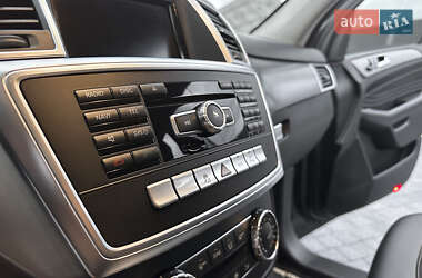 Внедорожник / Кроссовер Mercedes-Benz M-Class 2012 в 