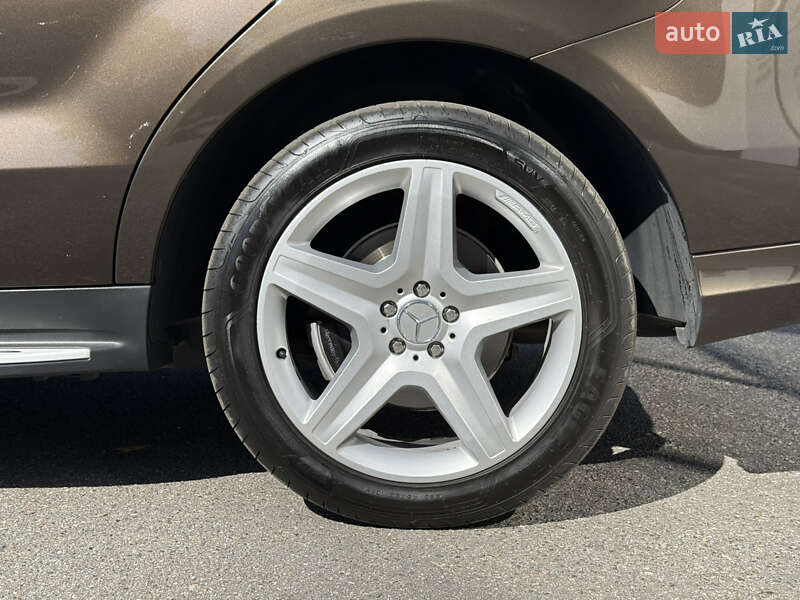 Позашляховик / Кросовер Mercedes-Benz M-Class 2013 в Харкові