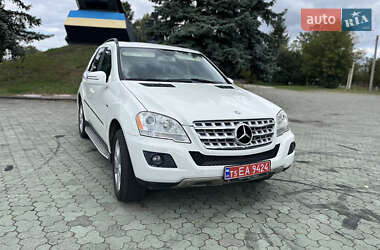 Позашляховик / Кросовер Mercedes-Benz M-Class 2011 в 