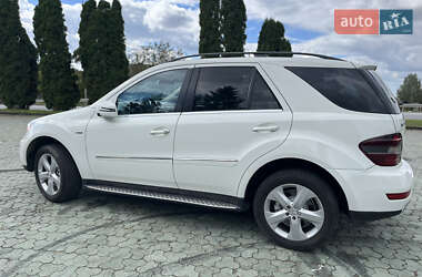 Позашляховик / Кросовер Mercedes-Benz M-Class 2011 в 