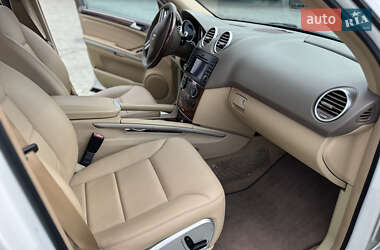 Позашляховик / Кросовер Mercedes-Benz M-Class 2011 в 