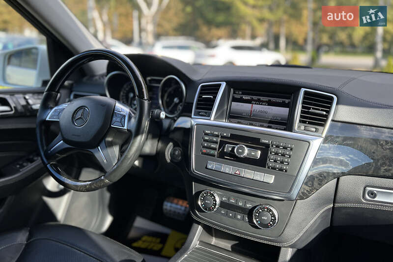 Внедорожник / Кроссовер Mercedes-Benz M-Class 2013 в Львове