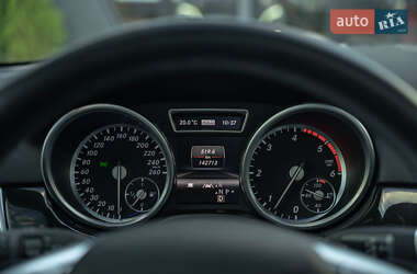 Внедорожник / Кроссовер Mercedes-Benz M-Class 2013 в 