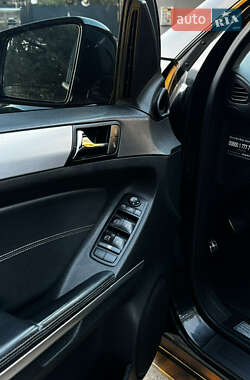 Внедорожник / Кроссовер Mercedes-Benz M-Class 2010 в 