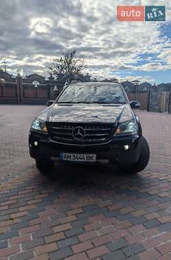Внедорожник / Кроссовер Mercedes-Benz M-Class 2006 в 