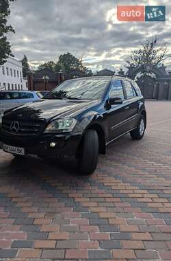 Внедорожник / Кроссовер Mercedes-Benz M-Class 2006 в 