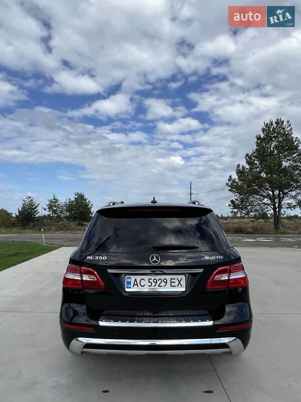 Позашляховик / Кросовер Mercedes-Benz M-Class 2013 в Камені-Каширському