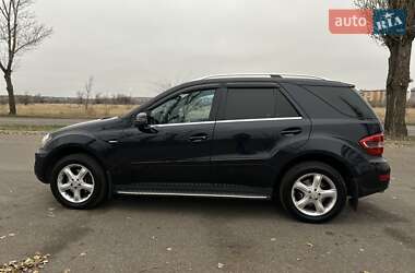 Внедорожник / Кроссовер Mercedes-Benz M-Class 2010 в Кривом Роге