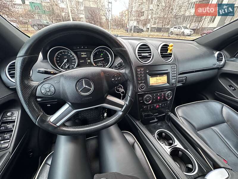 Позашляховик / Кросовер Mercedes-Benz M-Class 2010 в Кривому Розі