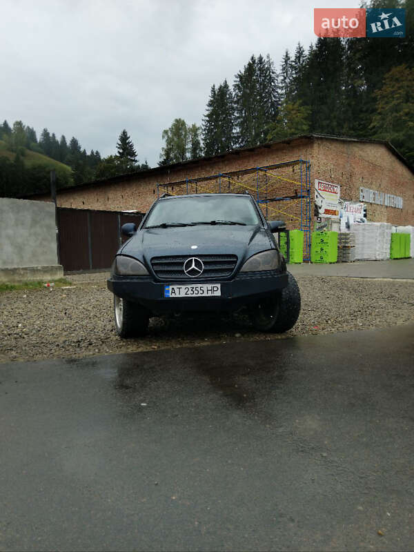 Mercedes-Benz M-Class 2003