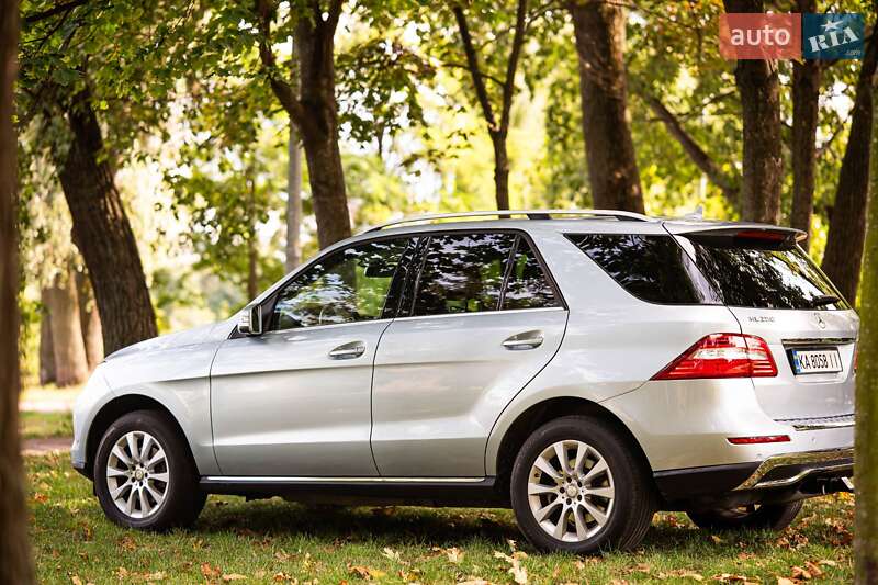 Позашляховик / Кросовер Mercedes-Benz M-Class 2015 в Києві