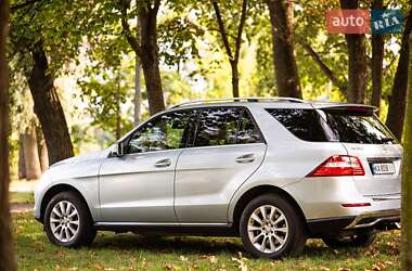 Позашляховик / Кросовер Mercedes-Benz M-Class 2015 в 