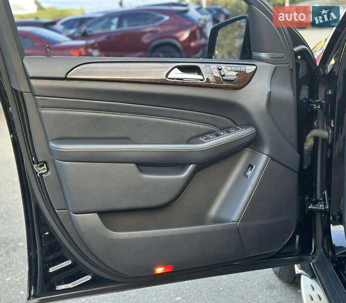 Позашляховик / Кросовер Mercedes-Benz M-Class 2012 в Києві