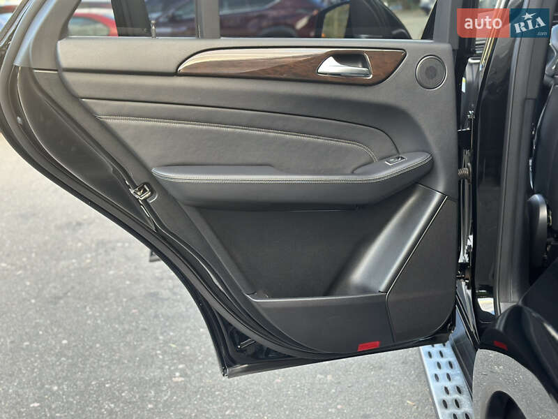 Позашляховик / Кросовер Mercedes-Benz M-Class 2012 в Києві
