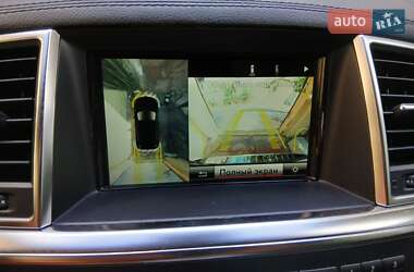 Позашляховик / Кросовер Mercedes-Benz M-Class 2014 в 
