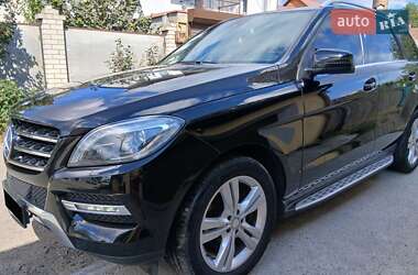 Позашляховик / Кросовер Mercedes-Benz M-Class 2014 в 