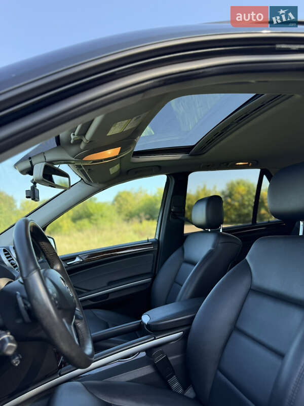 Внедорожник / Кроссовер Mercedes-Benz M-Class 2011 в Куликове