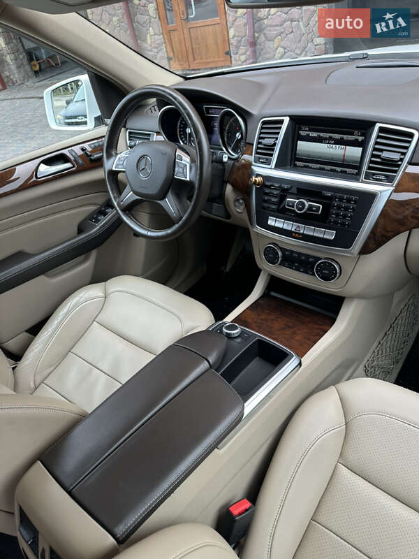 Позашляховик / Кросовер Mercedes-Benz M-Class 2015 в Тернополі