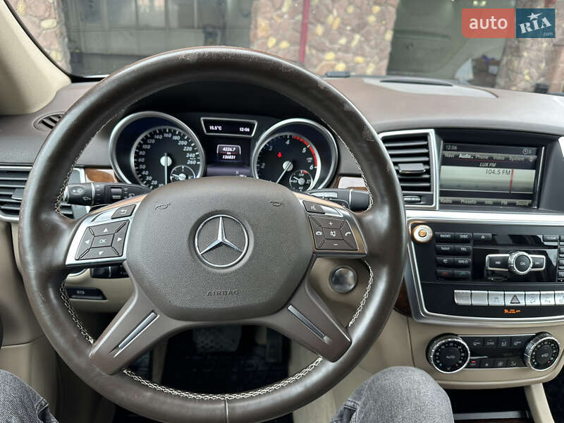 Позашляховик / Кросовер Mercedes-Benz M-Class 2015 в Тернополі