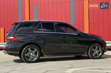 Внедорожник / Кроссовер Mercedes-Benz M-Class 2013 в 