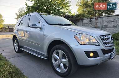 Внедорожник / Кроссовер Mercedes-Benz M-Class 2011 в 