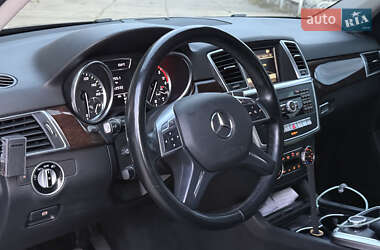 Внедорожник / Кроссовер Mercedes-Benz M-Class 2011 в 