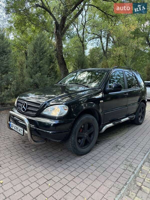 Позашляховик / Кросовер Mercedes-Benz M-Class 2000 в Запоріжжі