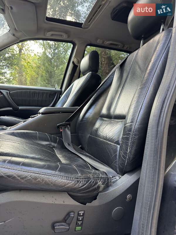Позашляховик / Кросовер Mercedes-Benz M-Class 2000 в Запоріжжі