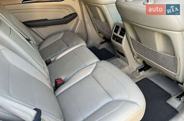 Позашляховик / Кросовер Mercedes-Benz M-Class 2013 в 