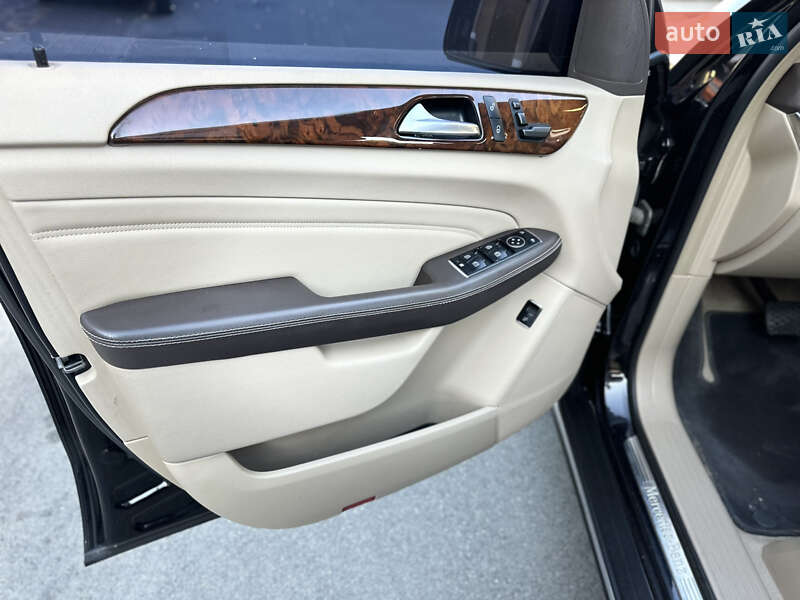 Внедорожник / Кроссовер Mercedes-Benz M-Class 2015 в Броварах